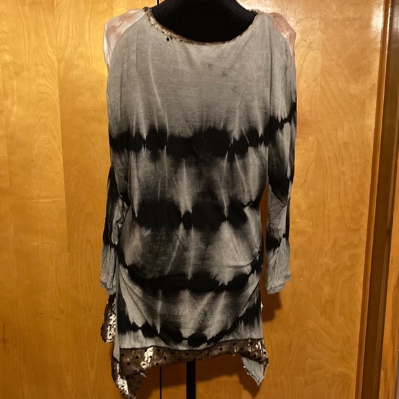 The Pyramid Collection Multicolor Animal Print Tunic - Picture 5 of 6